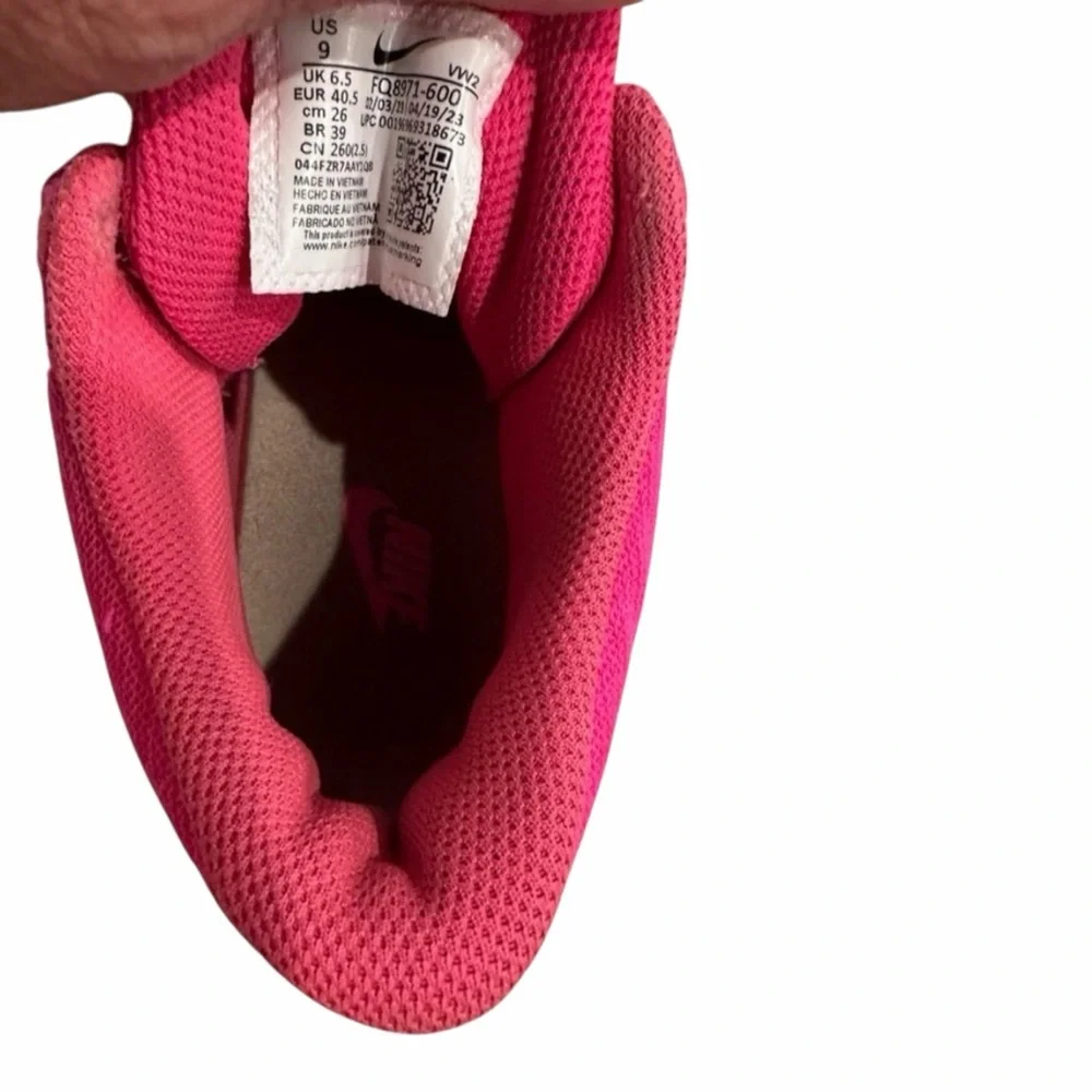 Nike bold lightweight